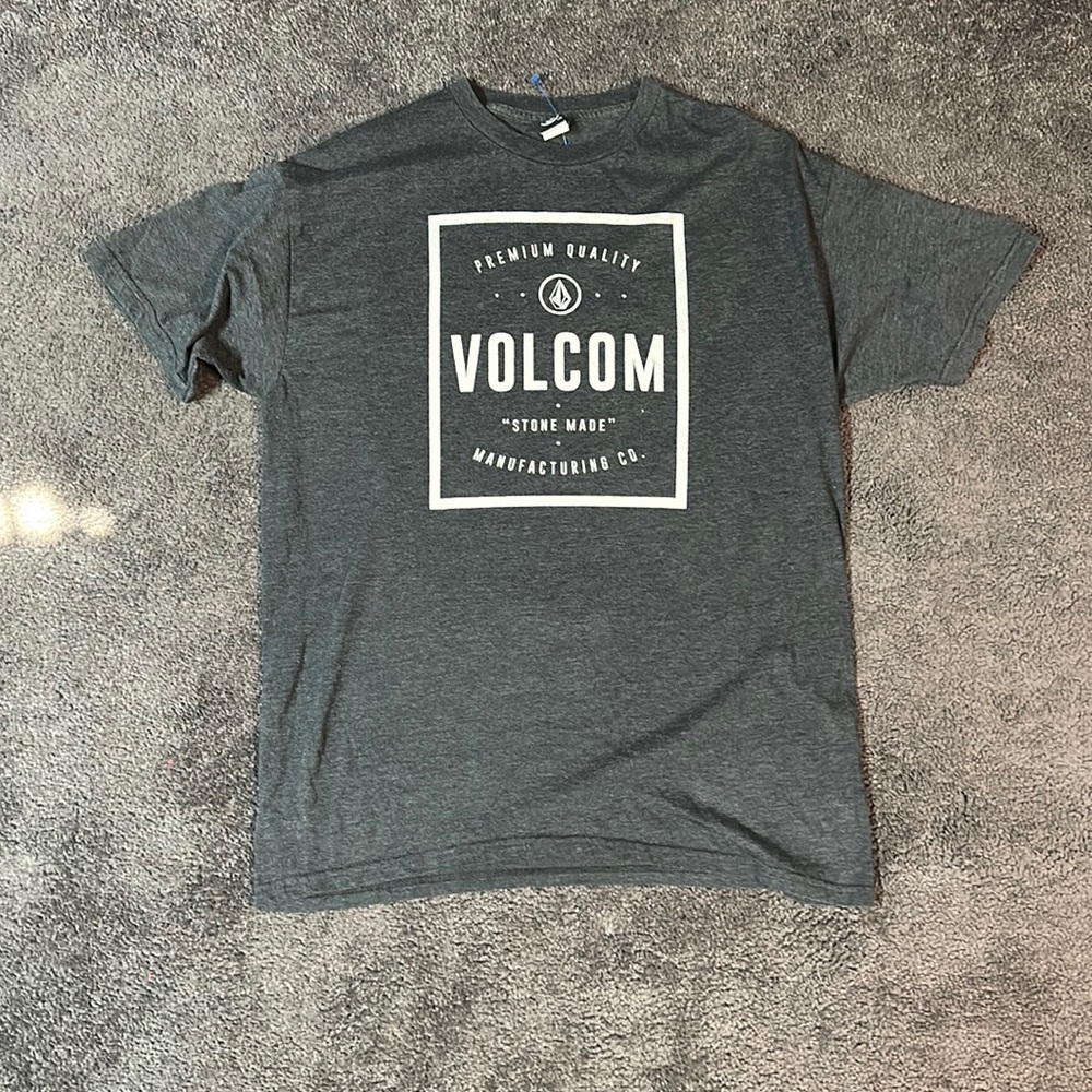 Volcom Graphic tshirt Size: L